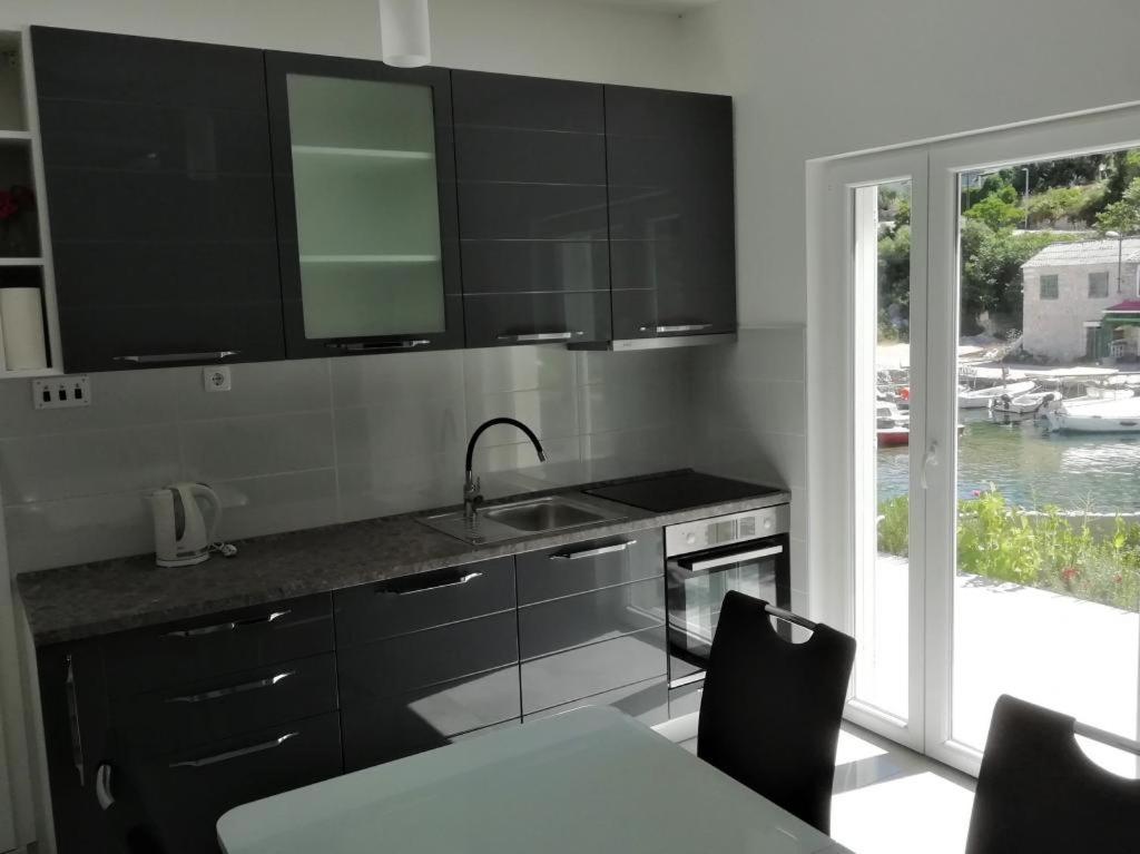 Apartment Zalo Donje Selo na Šolti Exteriör bild