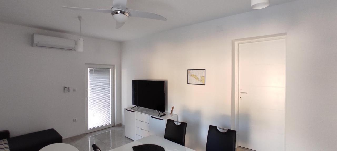 Apartment Zalo Donje Selo na Šolti Exteriör bild