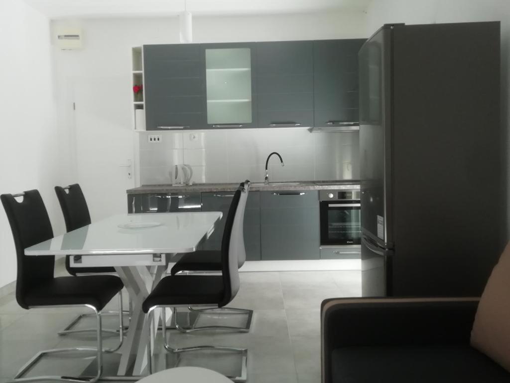 Apartment Zalo Donje Selo na Šolti Exteriör bild