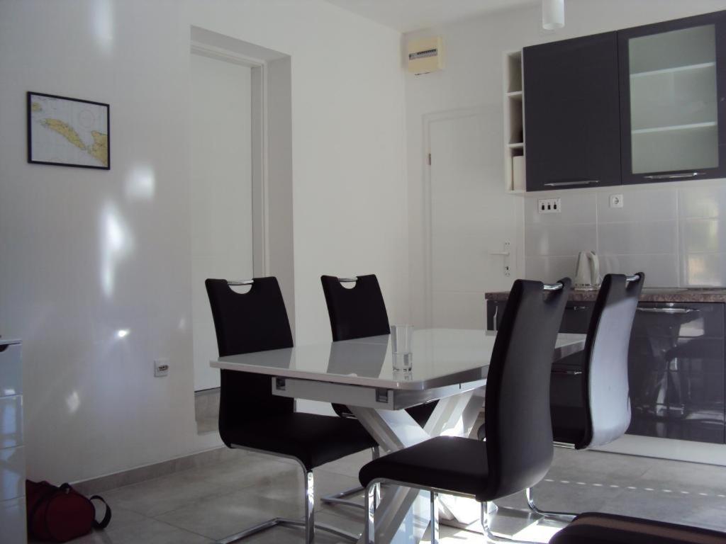 Apartment Zalo Donje Selo na Šolti Exteriör bild