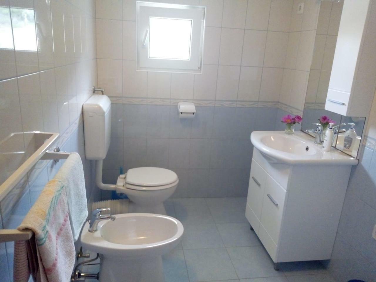 Apartment Zalo Donje Selo na Šolti Exteriör bild
