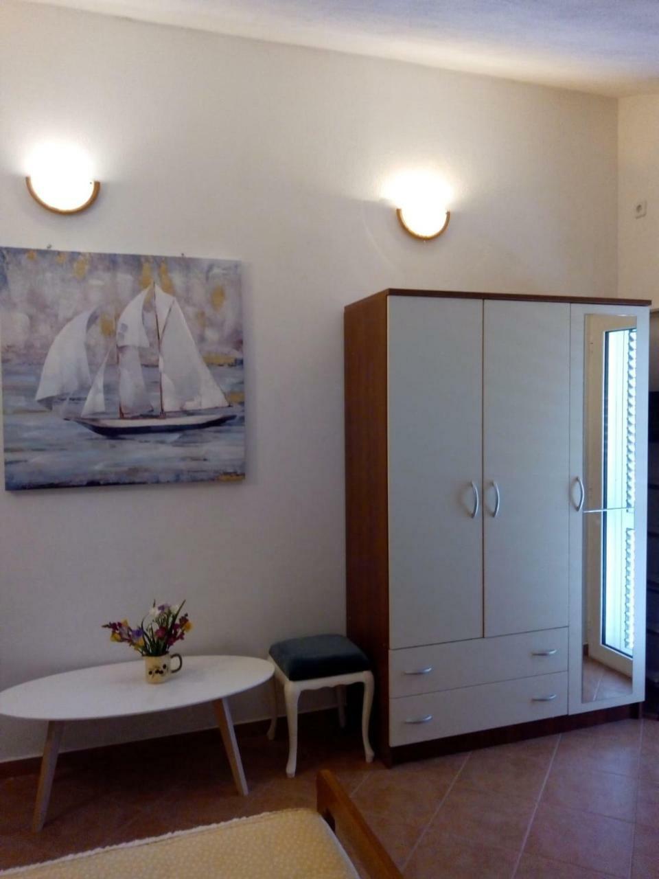 Apartment Zalo Donje Selo na Šolti Exteriör bild