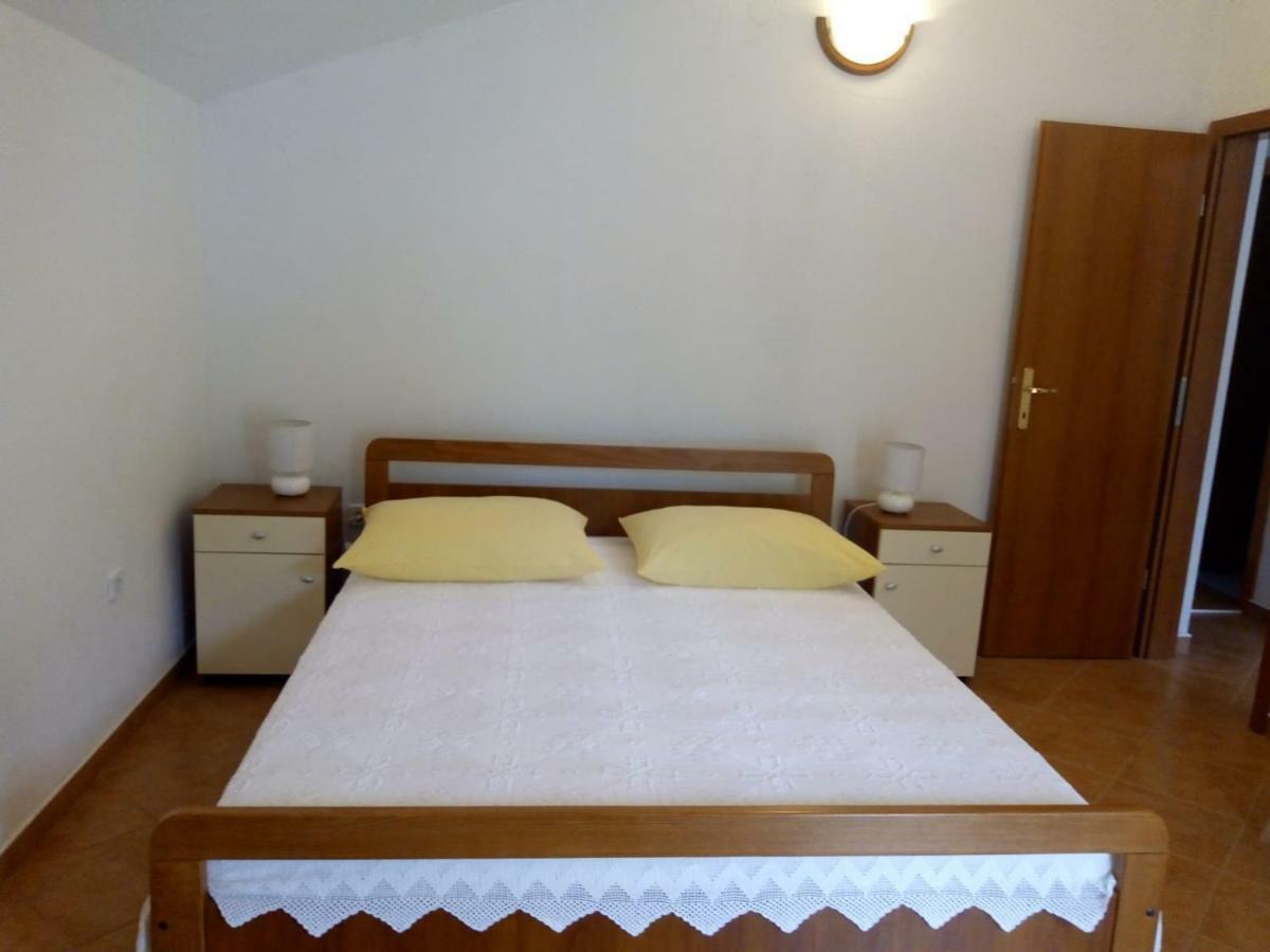 Apartment Zalo Donje Selo na Šolti Exteriör bild